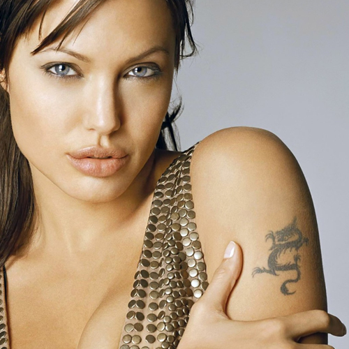 Татуировка дракона Анджелина Джоли