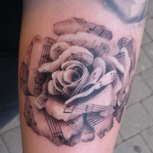 Татуировка белая роза значение