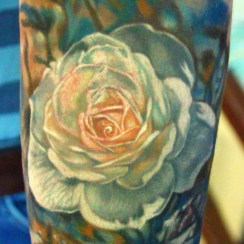 Татуировка белая роза